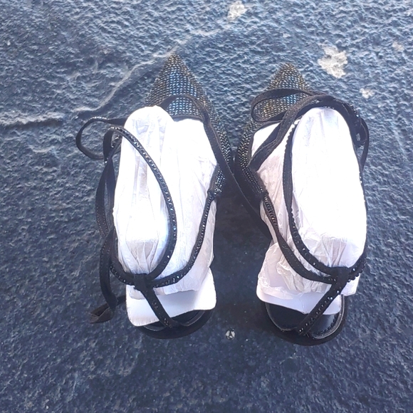 Gianni Bini woman high heel shoes - Picture 5 of 7